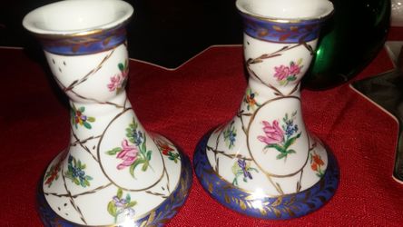 SET OF TWO CERAMIC CANDLE HOLDERS