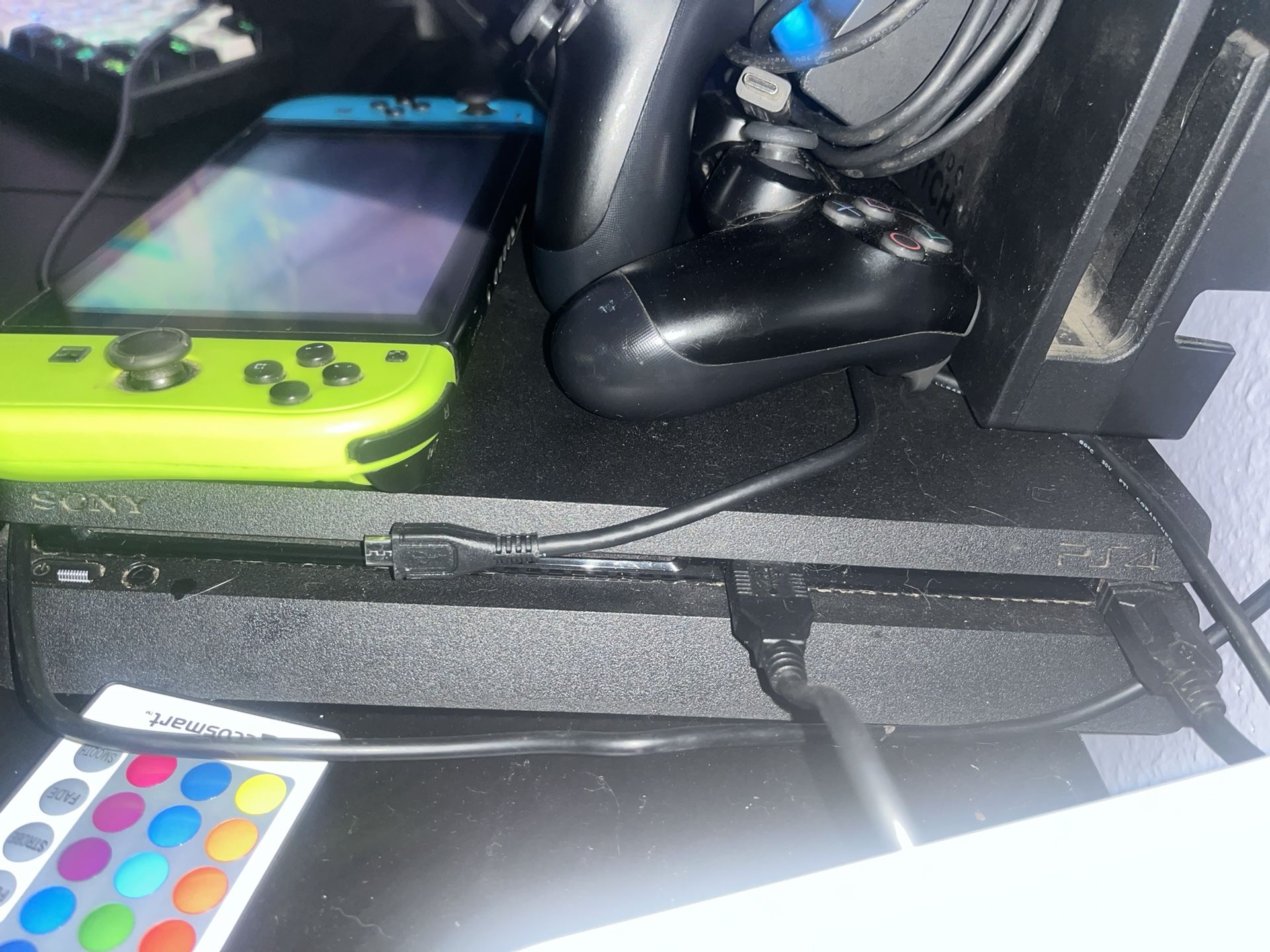 Nintendo Switch - PlayStation 4 1TB 