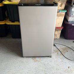 Frigidaire mini fridge