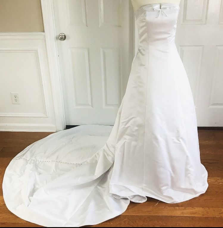  REDUCED PRICE  Bridal Wedding Gown Size 8/10