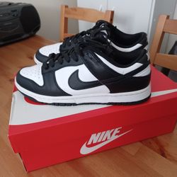 Nike Dunks Panda Men's 7.5/ Women's 9
