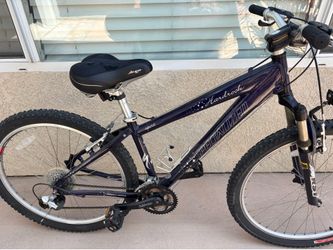 Hardrock Specialized mountain bike