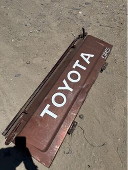 1979 Toyota pickup tailgate