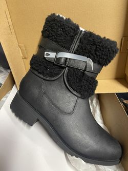 UGGS