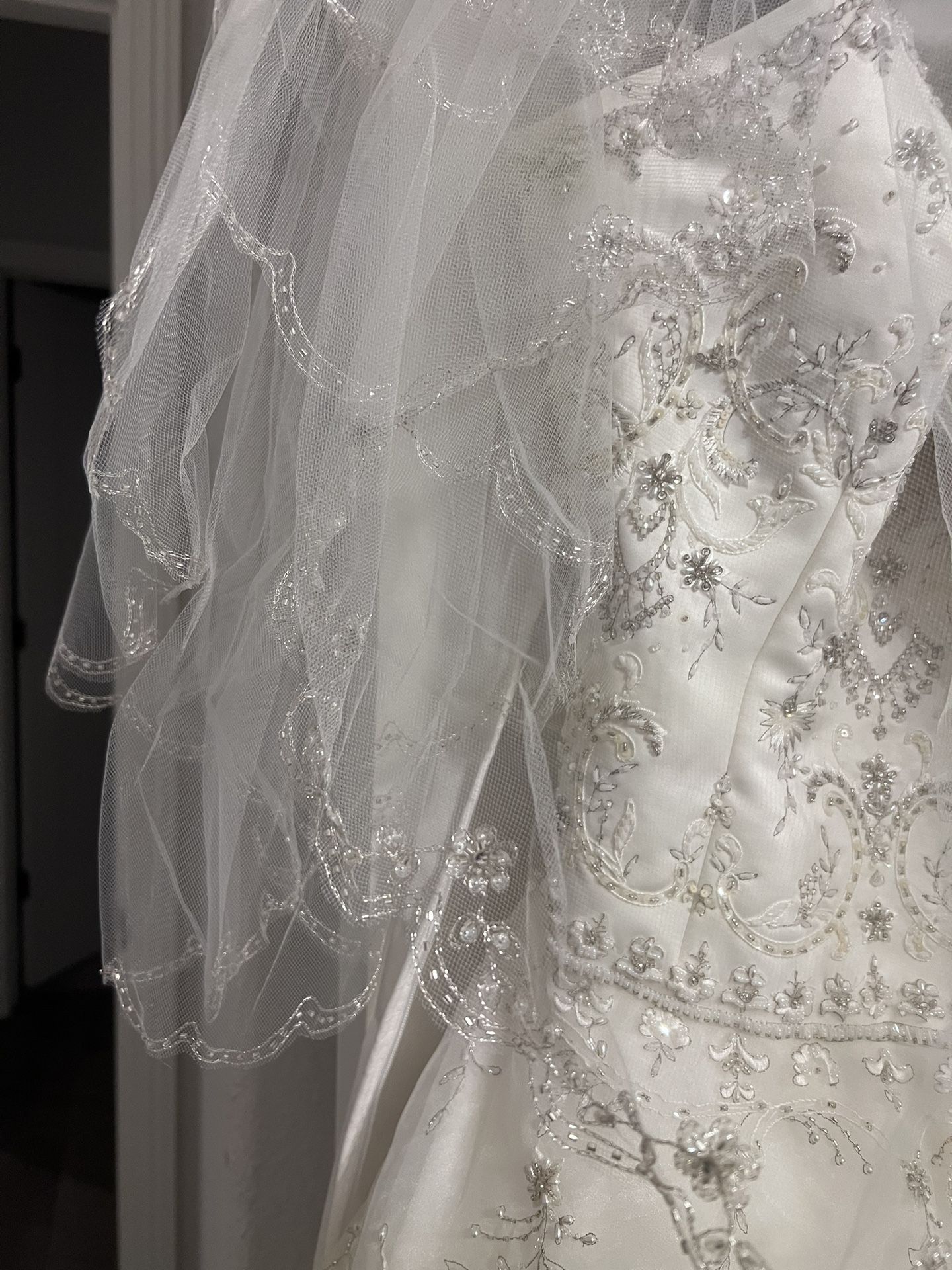 Oleg Cassini White and Gold Bridal Veil Oleg Cassini Elegant Wedding Dress With Veil - www  main image 2