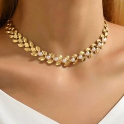 Pearl Decor Necklace 
