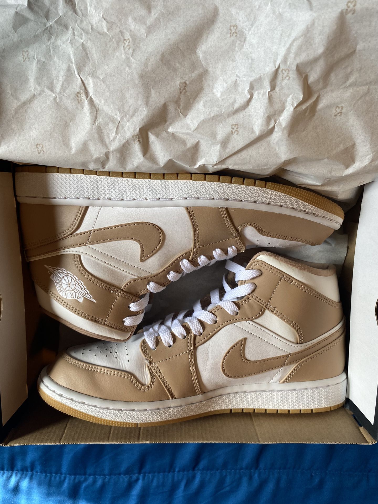 Air Jordan 1 Mid Tan Gum