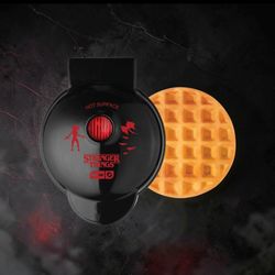 Netflix Stranger Things Dash Limited Edition MINI WAFFLE MAKER Ceramic New N Box. Have breakfast in the Upside Down every morning with the Stranger Th