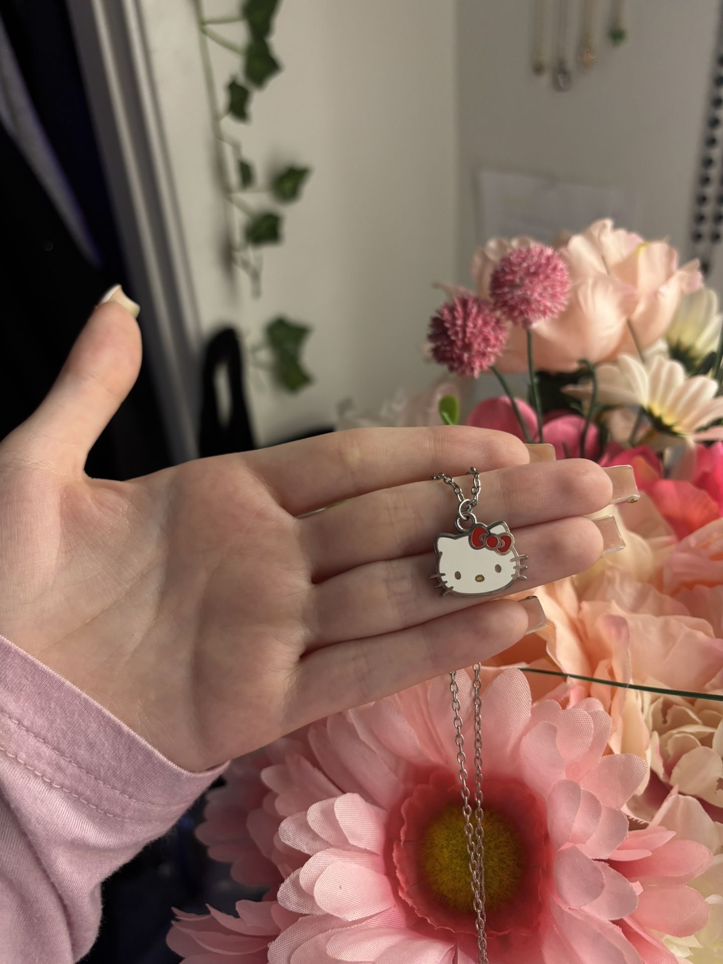 Sliver Hello Kitty necklace