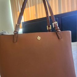 Tory Burch

Saffiano Leather Tote
