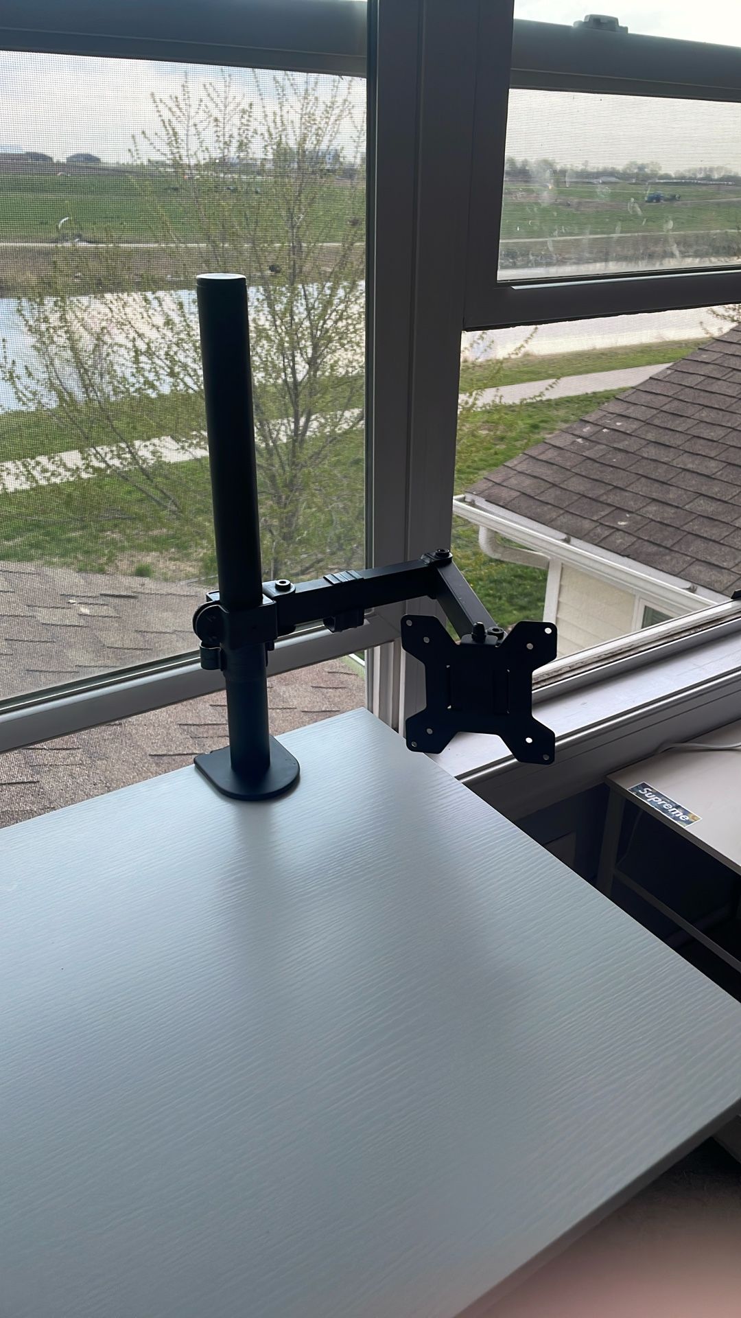 Single Monitor Arm For Monitors