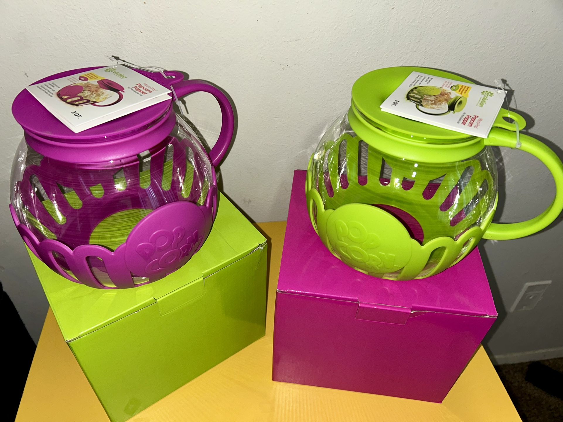 Micro-Pop Popcorn Maker 3qt.!!!
