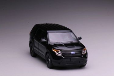 596 1:64 2013 Ford Expolorer Black SUV Diecast