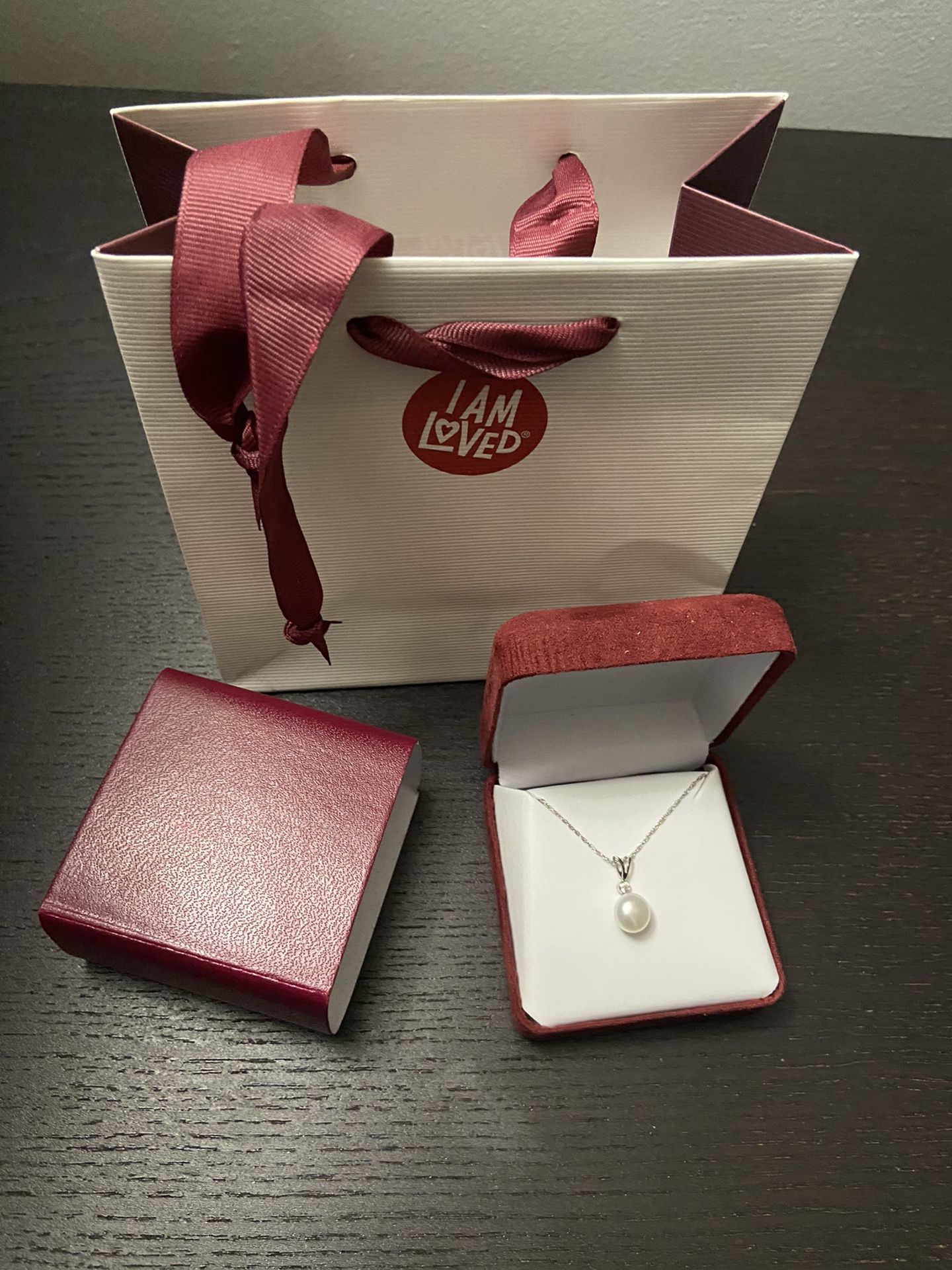 Helzberg Diamonds Fresh Water Pearl Sterling Silver 925 Necklace Includes Gift Box And Gift Bag