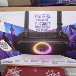 Jbl Speaker (party Box) W/ Microphone 