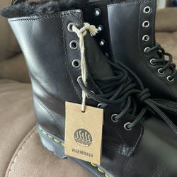 Dr Marten’s Boots With Fur Size 8.