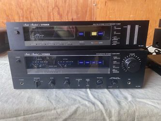 Vintage Fisher AM/FM Synthesized Stereo Tuner And Vintage Fisher CA-800 Studio Standard Integrated Amplifier