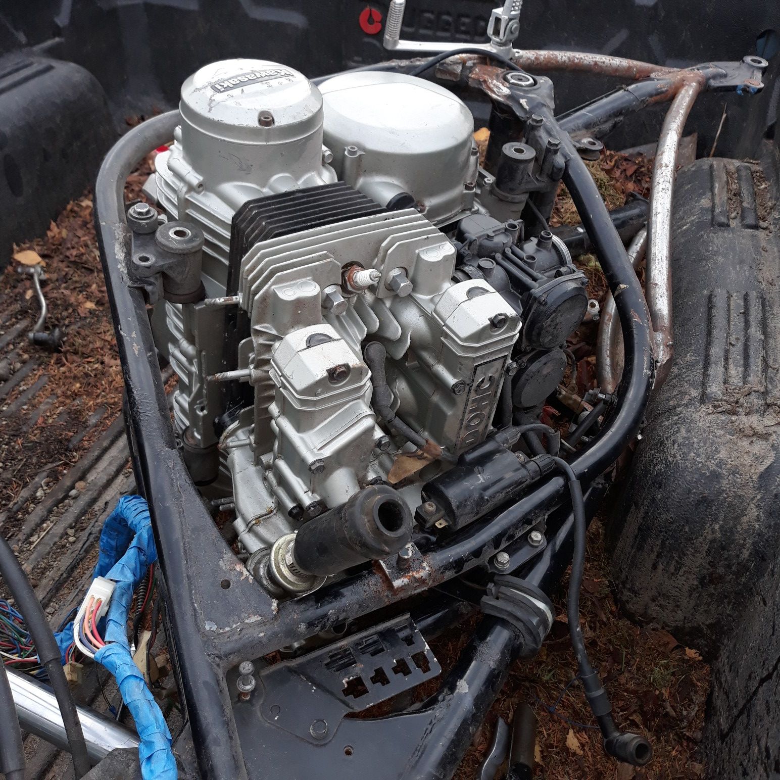 Kawasaki kz750 engine