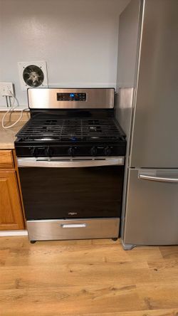Refrigerador and Stove