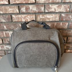 New Portable Picnic Bag Gray Cloth Plates Glasses Silverware Cutting Board Corkscrew Napkins