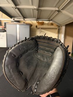 Left handed catchers glove