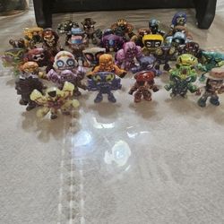Million Warriors 35 Mini Figures