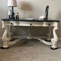 Pretty Desk