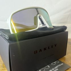 OAKELYS SUTRO SUNGLASSES GREEN LENS 