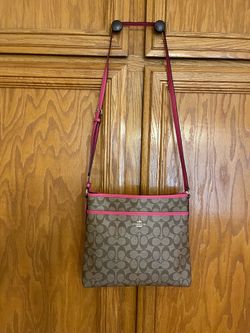 Like NEW Coach Large Signature C Logo Crossbody Strap Purse, Handbag