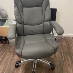 Staples Mcallum Bonded Leather Manager Chair for Sale in Whittier