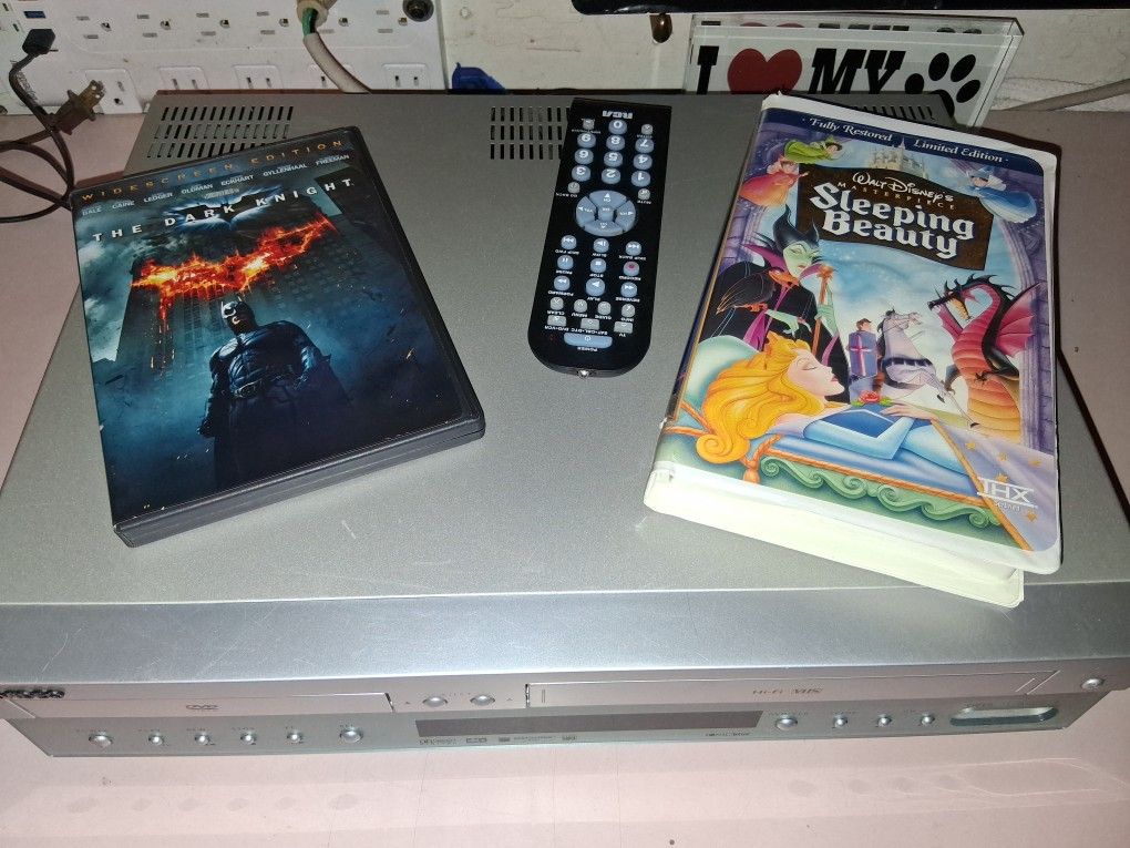 VCR DVD Combo With Remote Works Perfect No Issues $60 Firm