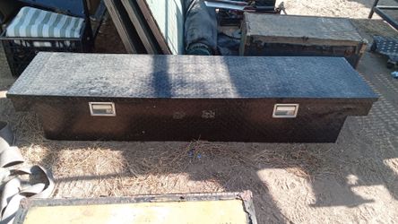 Truck toolbox