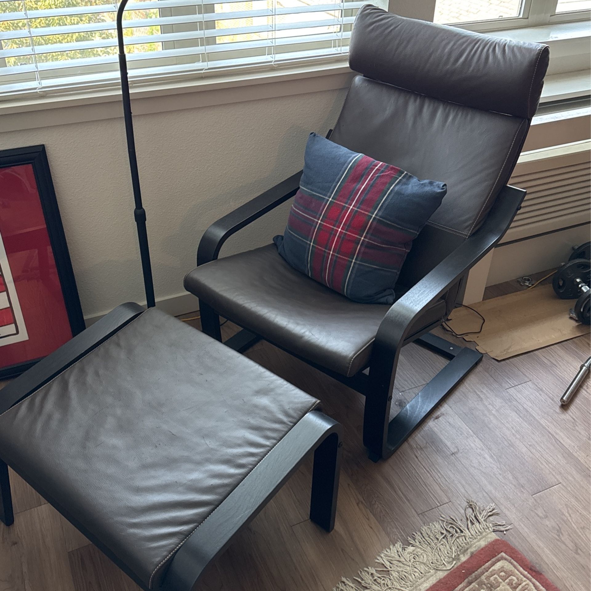 Chair With Ottoman