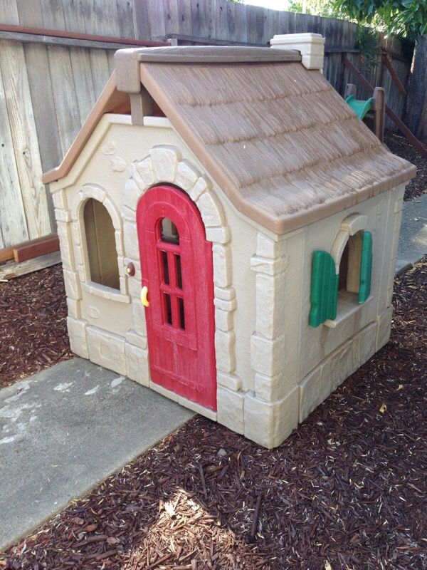 Offerup Inc Step2 Naturally Playful Storybook Cottage Playhouse