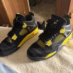 Air Jordan 4 Retro Thunder Never Worn!