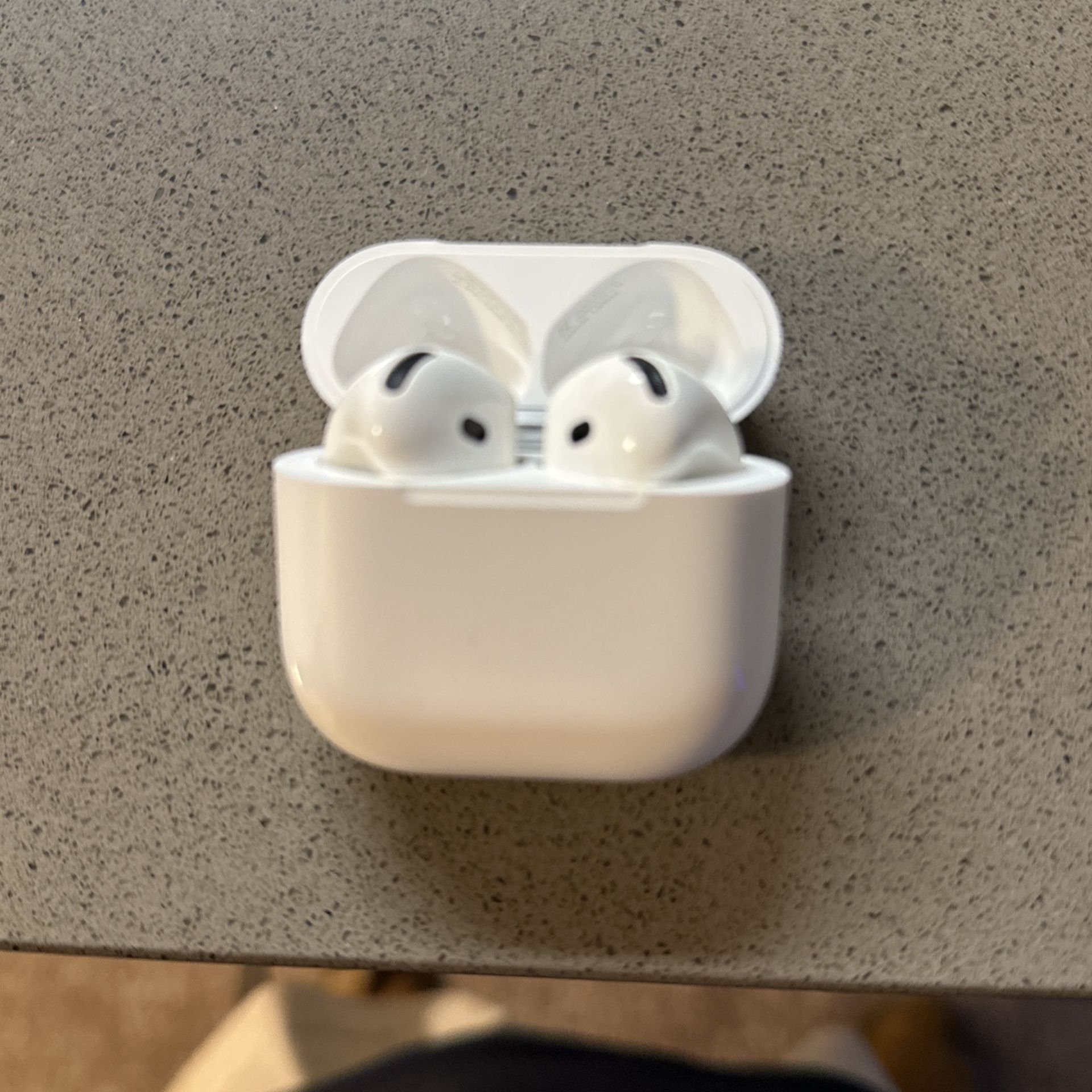 AirPods 4 With Active Noise Cancelation