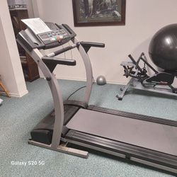 Pro-Form 730CS Power Treadmill 