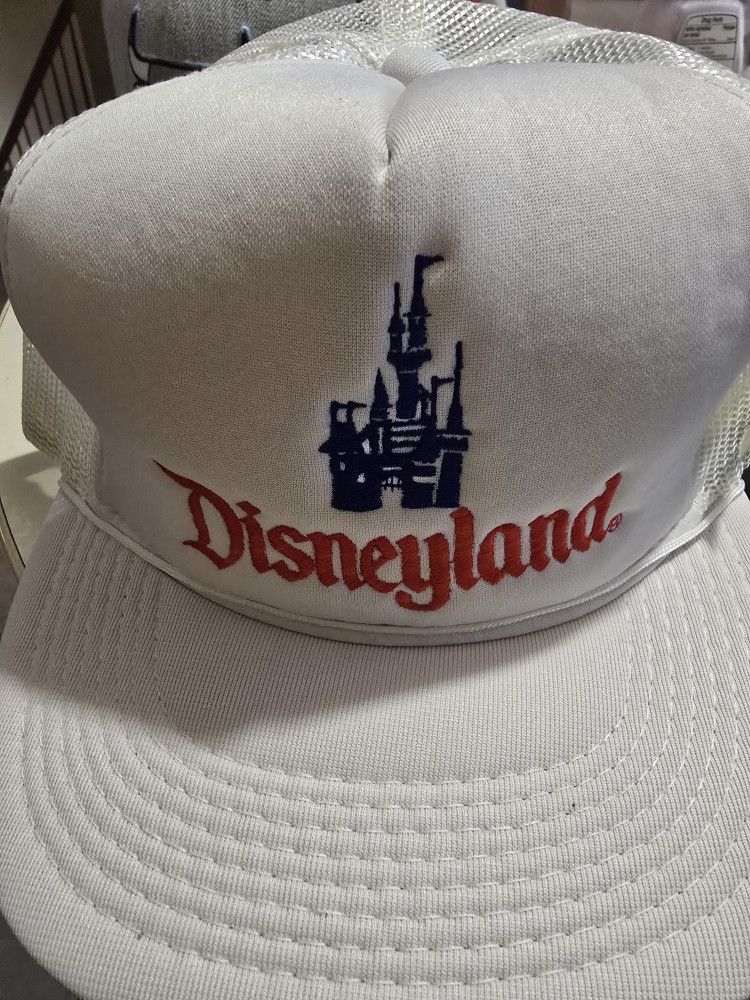 DISNEYLAND VINTAGE 80S HAT 
