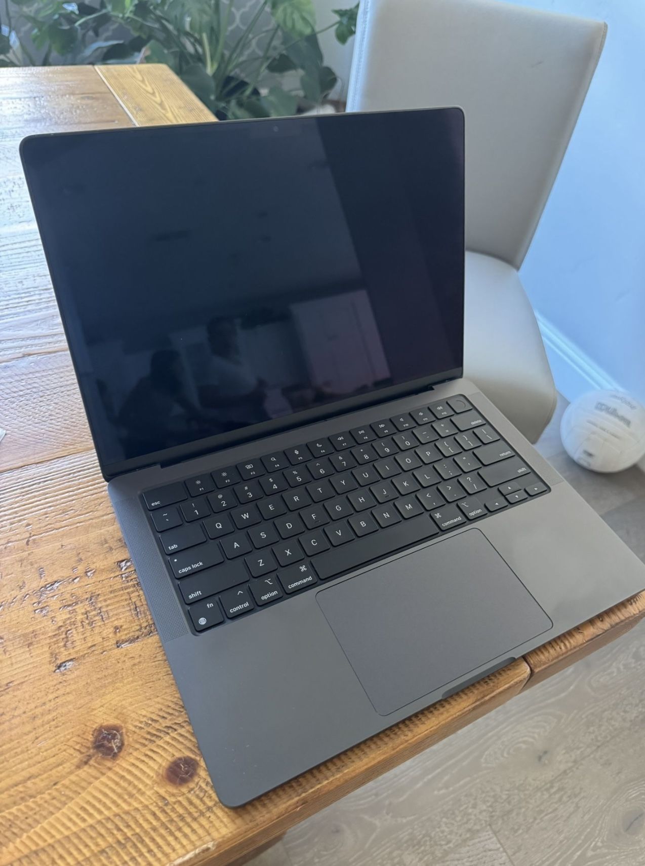 Apple - MacBook Pro 14-inch Apple M4 PRO chip Built for Apple Intelligence - 24GB Memory - 512GB SSD - Space Black