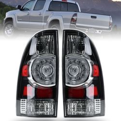 Nakuuly Toyota Tacoma 2005–2015 Tail Light Pair — Used