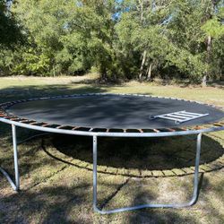 Trampoline 