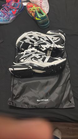 Balenciaga track runner