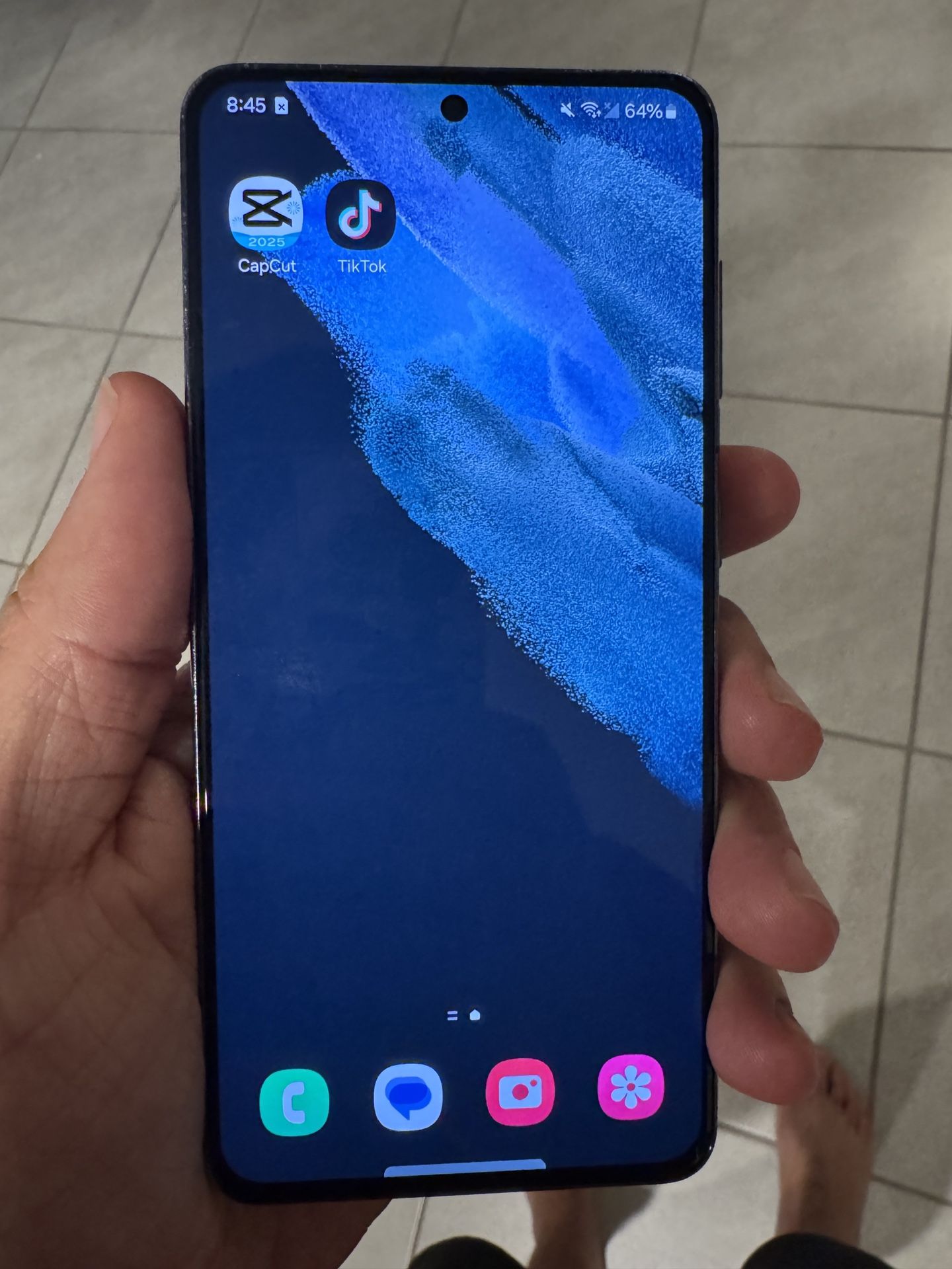 Samsung Galaxy S21 With TikTok And CapCut
