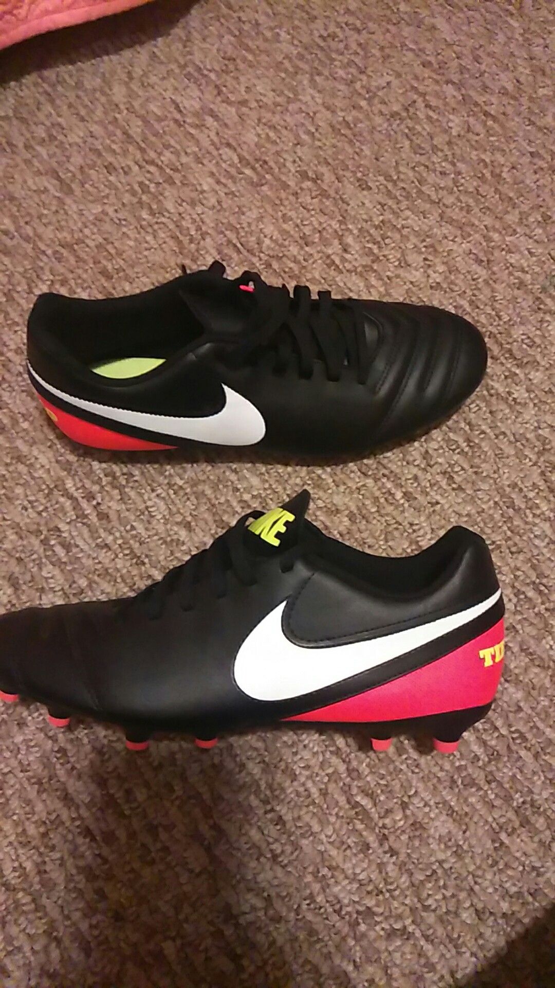 Nike cleats size 9