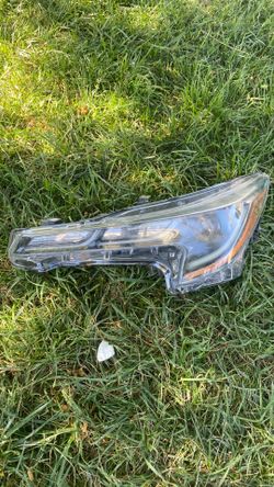2017,18,19 Toyota Corolla Headlight Right Driver
