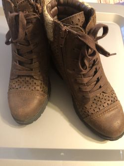 Justice brown boots size 4 new