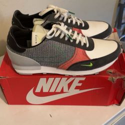 Nike DBreak-Type Size 14