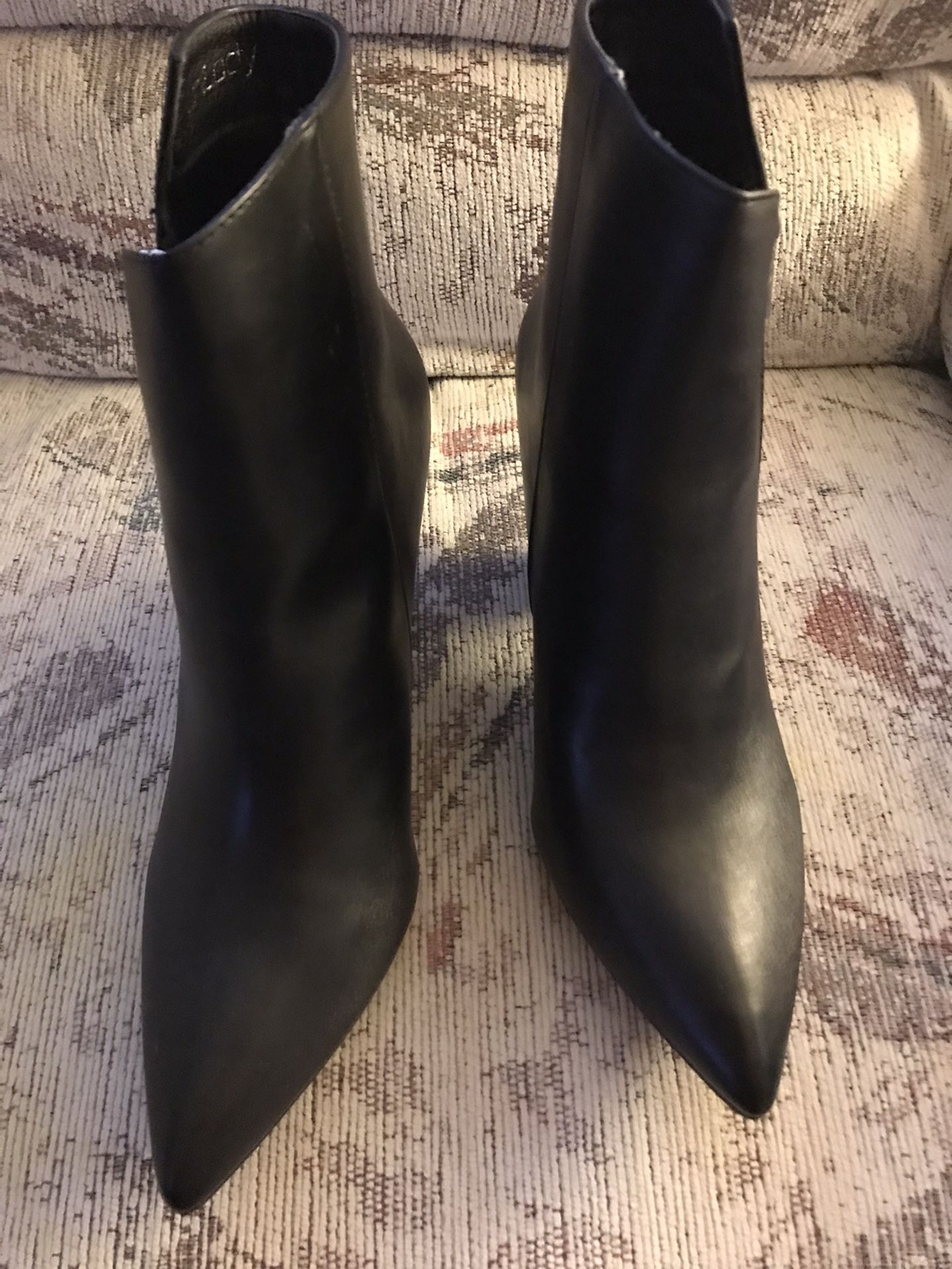 Brand New Sz 10 Black Ankle Boots