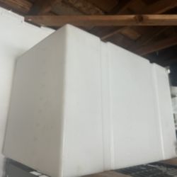 100 Gallon Water Tank