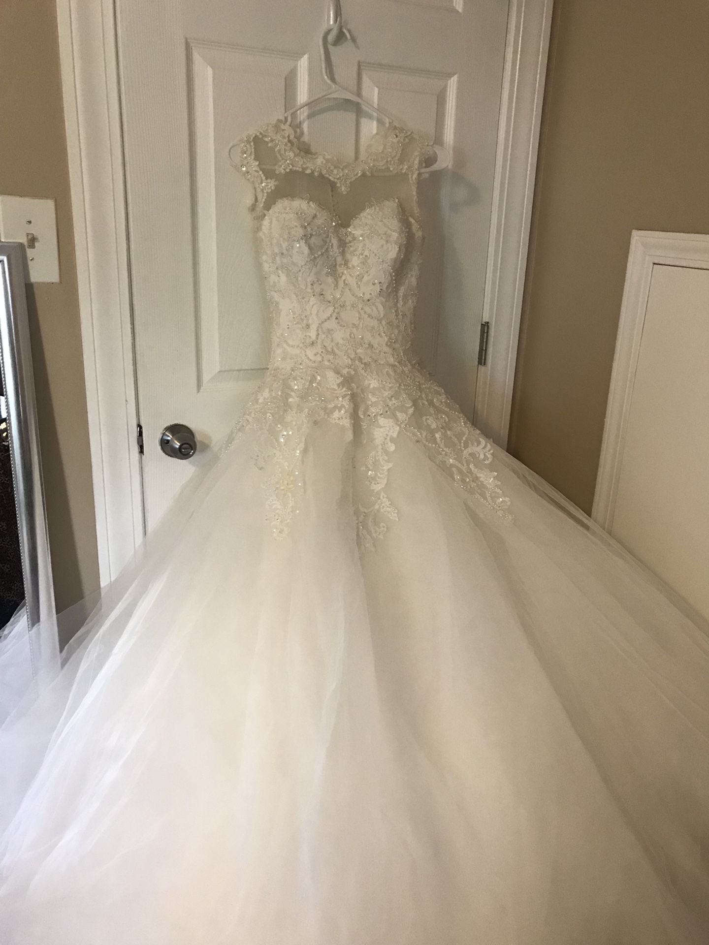 WEDDING DRESS